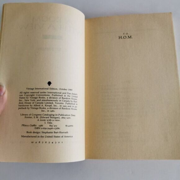 1989 A Room With a View Paperback Book, EM Forster Edwardian England Love Story - Picture 6 of 9